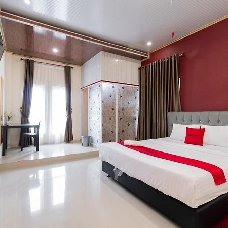 Hotel Reddoorz Syariah Near Minangkabau International Aiport à Padang  Extérieur photo
