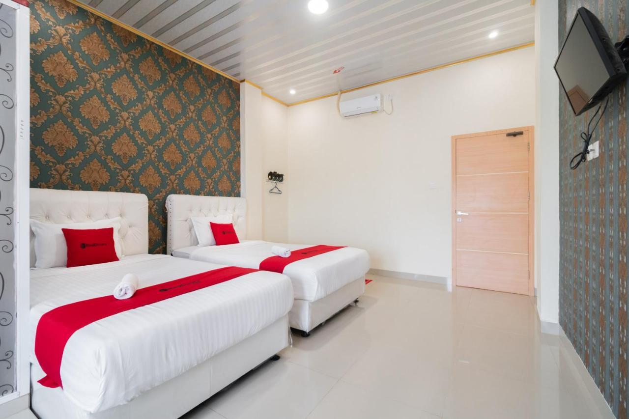 Hotel Reddoorz Syariah Near Minangkabau International Aiport à Padang  Extérieur photo