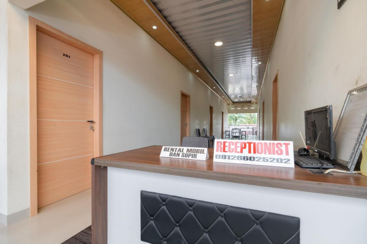 Hotel Reddoorz Syariah Near Minangkabau International Aiport à Padang  Extérieur photo