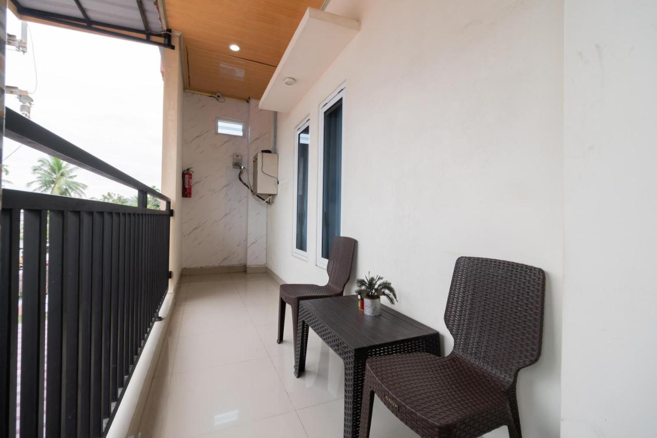 Hotel Reddoorz Syariah Near Minangkabau International Aiport à Padang  Extérieur photo